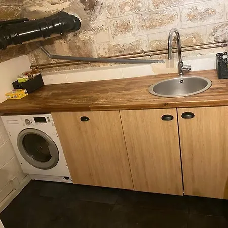 2 Lyonnais Paris