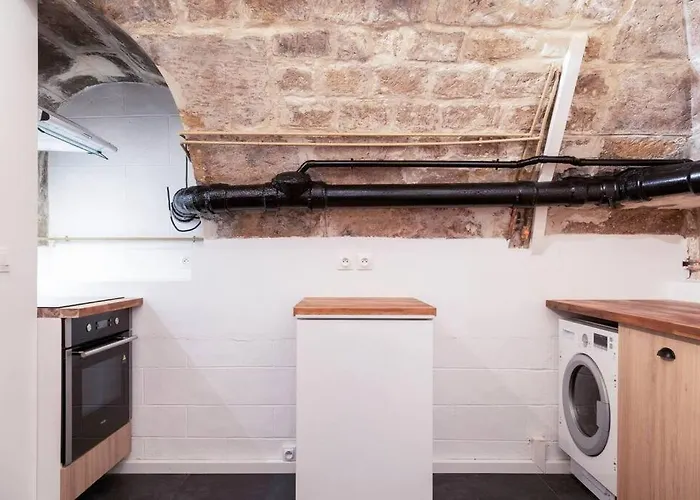 2 Lyonnais Apartman *