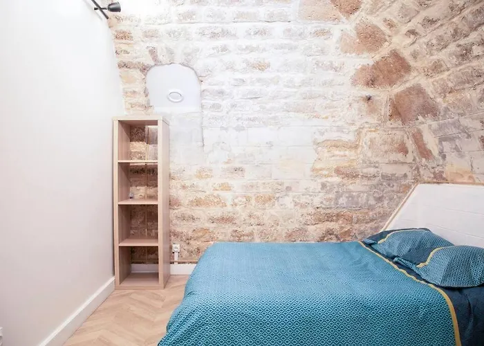 2 Lyonnais Apartman *